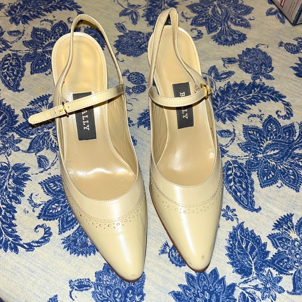 Brand new Bally beige/cream pumps Mary Jane style